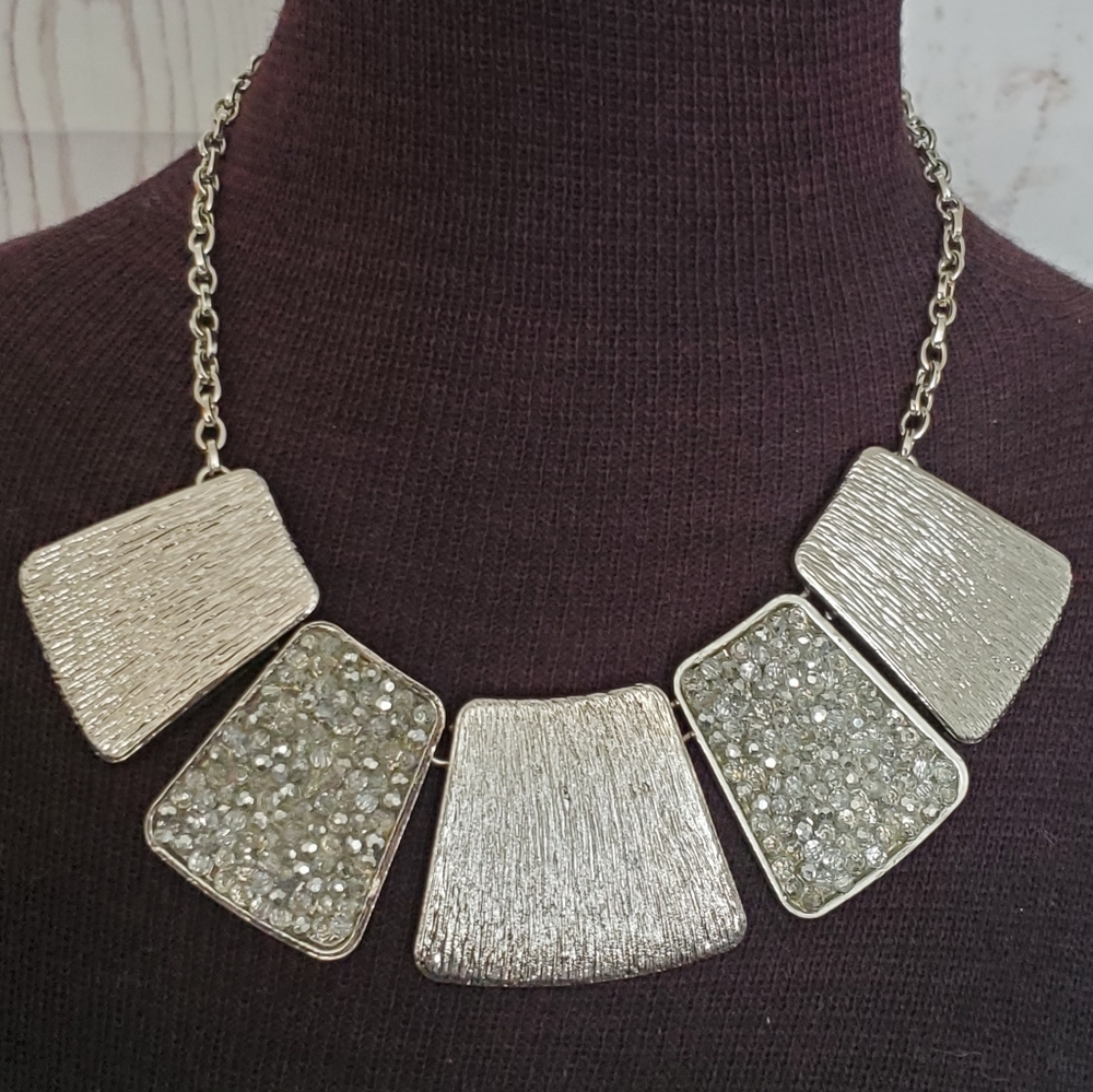 New York & Co silvertone quadrilateral necklace